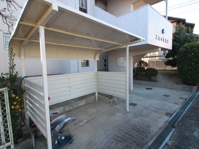 物件外観写真3　(駐輪場)