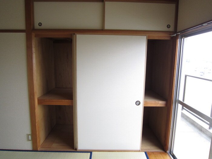 物件内観写真12　(収納)