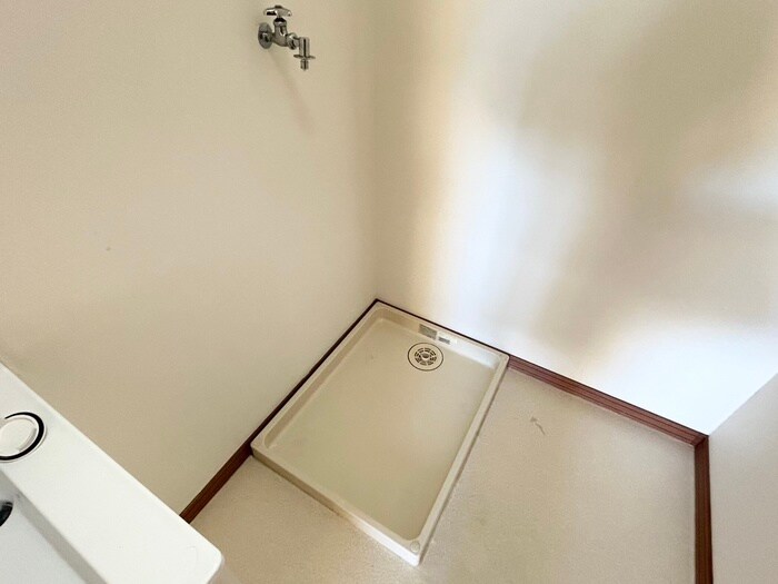 物件内観写真15　(洗濯機置場)
