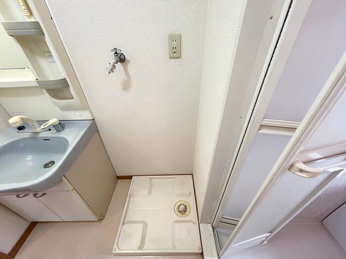 物件内観写真17　(洗濯機置場)