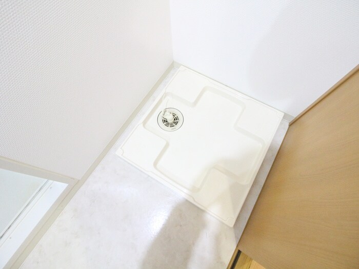 物件内観写真9　(洗濯機置場)