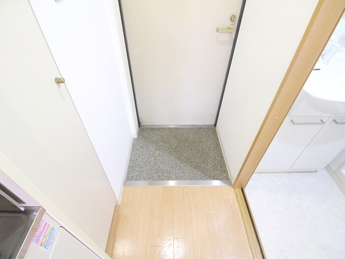 物件内観写真17　(玄関)