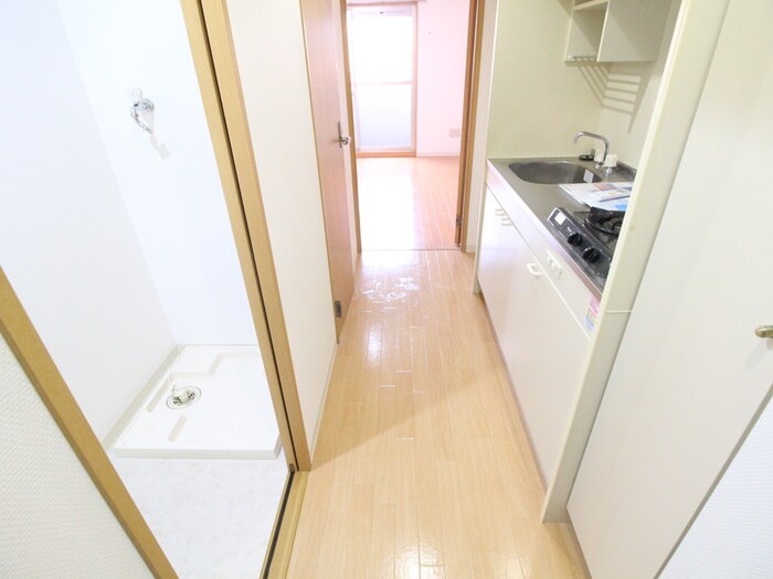 物件内観写真18　(廊下)