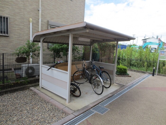 物件外観写真6　(駐輪場)
