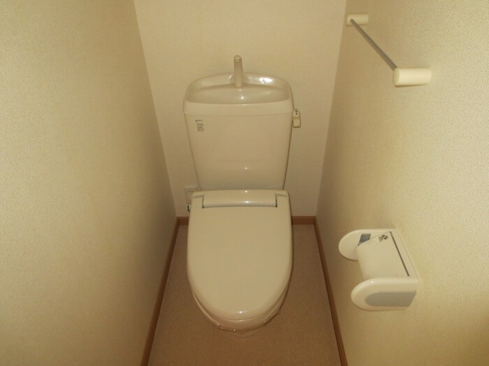 物件内観写真15　(トイレ)