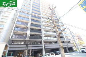 プレサンスロジェ　金山駅前外観写真