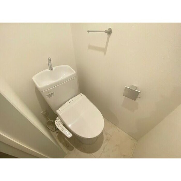 物件内観写真14　(トイレ)