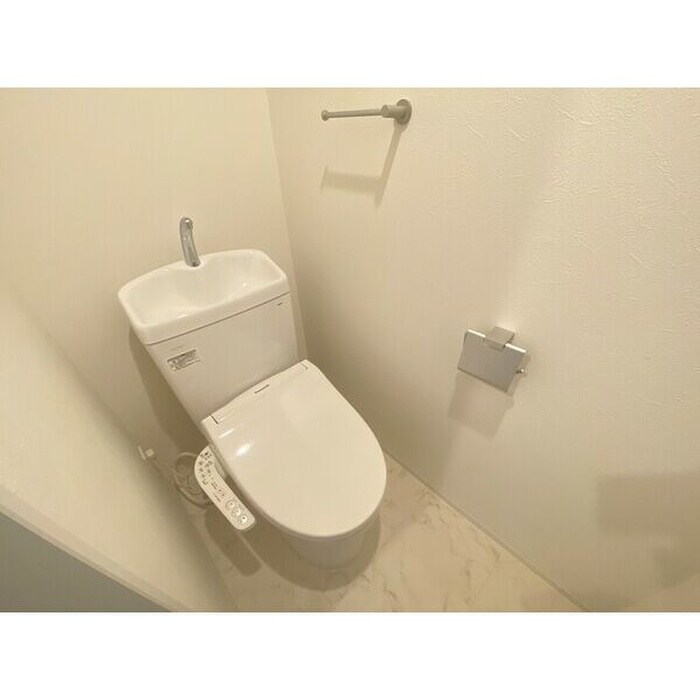 物件内観写真14　(トイレ)