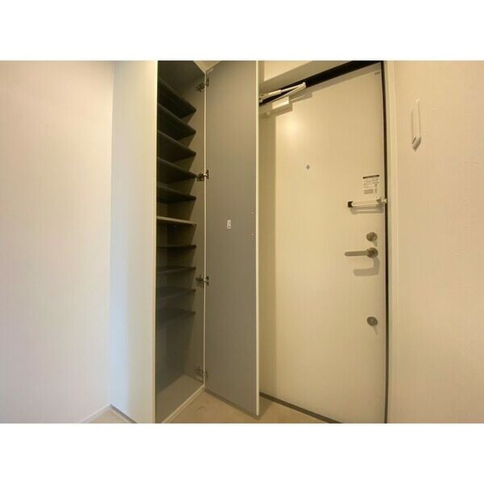 物件内観写真15　(玄関)