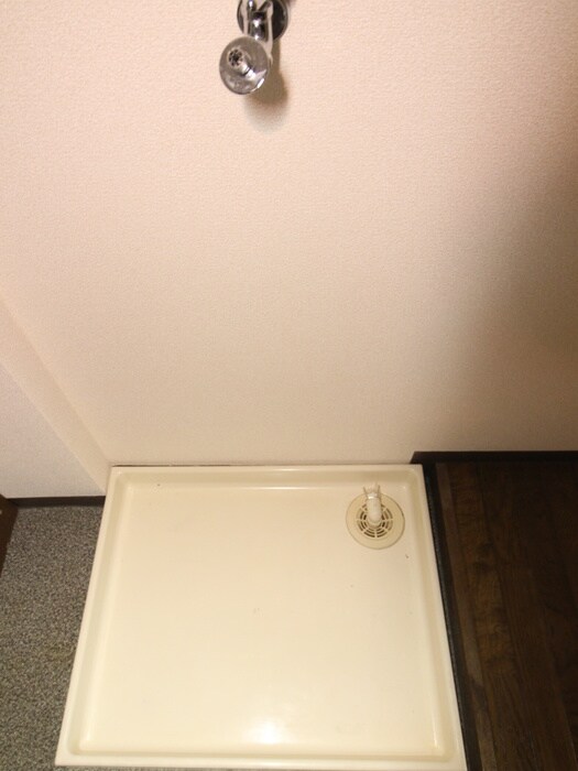 物件内観写真14　(洗濯機置場)