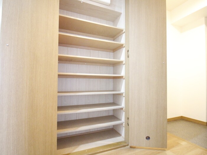 物件内観写真17　(靴箱)