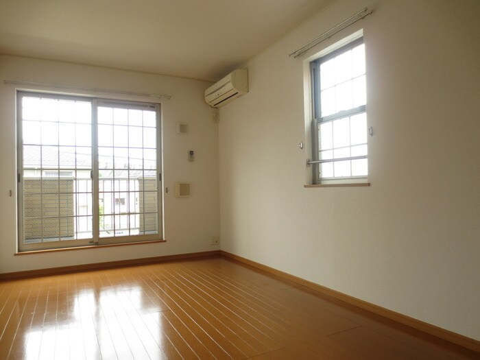 物件内観写真4　(居室)