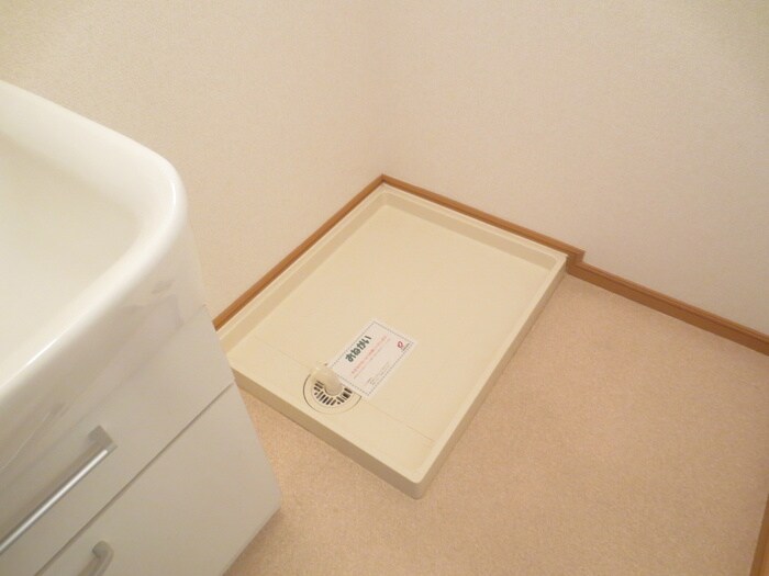 物件内観写真7　(洗濯機置場)