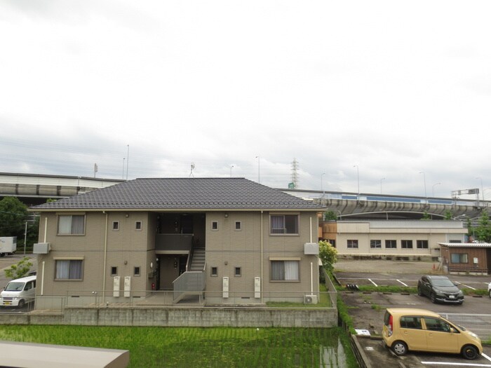 物件内観写真12　(室内からの展望)