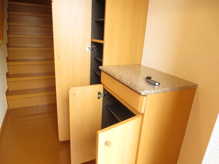 物件内観写真14　(靴箱)