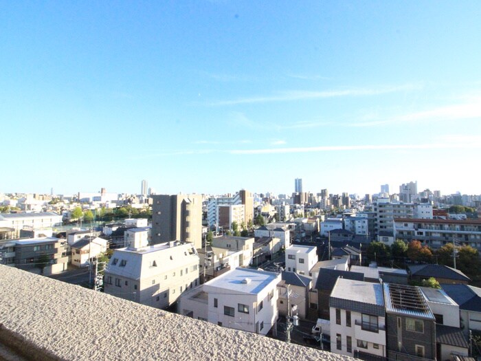 物件内観写真11　(室内からの展望)