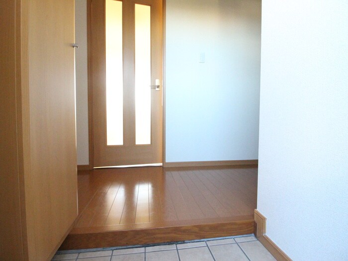 物件内観写真17　(玄関)