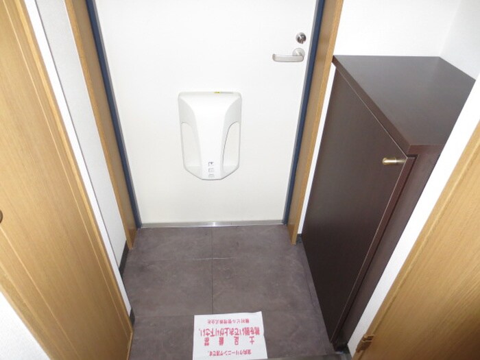 物件内観写真14　(玄関)
