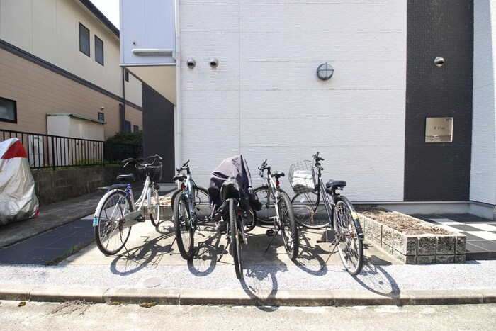 物件外観写真6　(駐輪場)