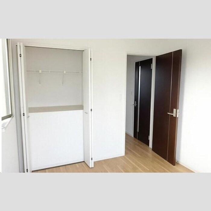 物件内観写真5　(収納)