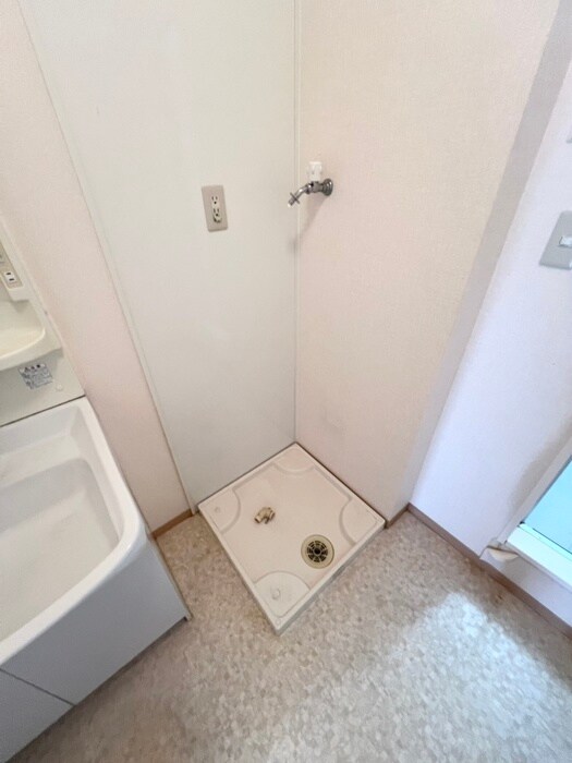 物件内観写真14　(洗濯機置場)