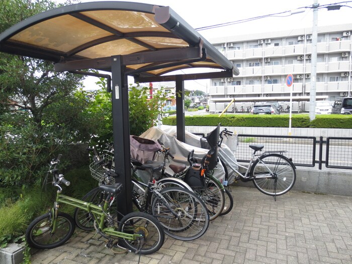 物件外観写真5　(駐輪場)