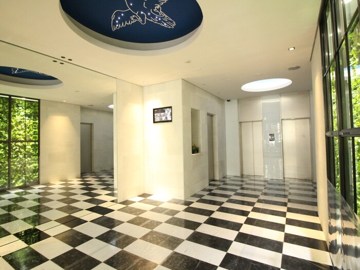 物件外観写真4　(エントランス部分)