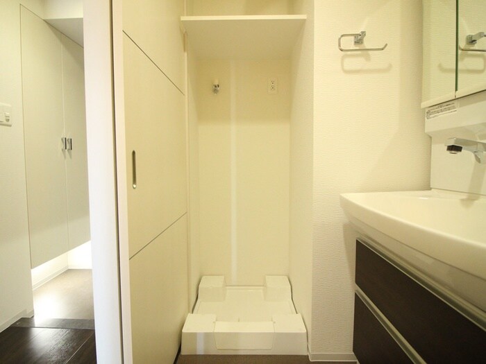 物件内観写真11　(洗濯機置場)