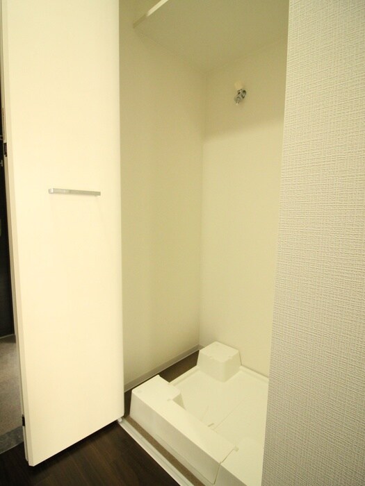 物件内観写真14　(洗濯機置場)