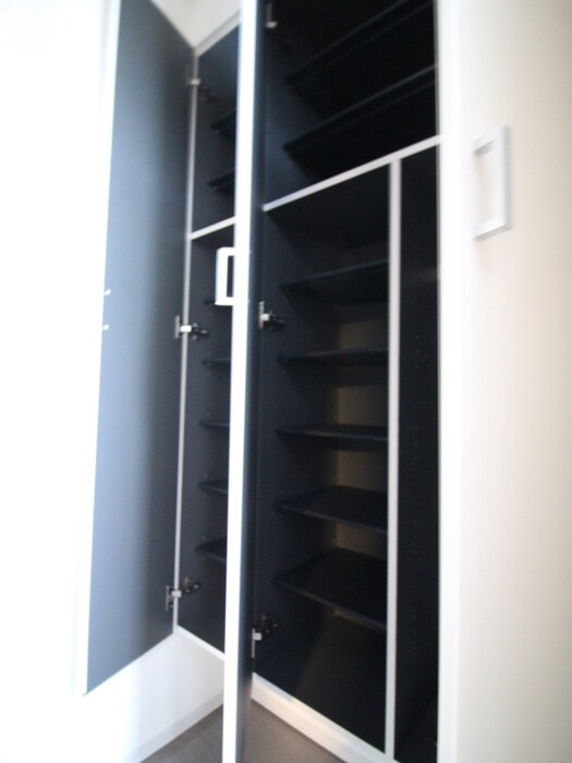 物件内観写真18　(靴箱)