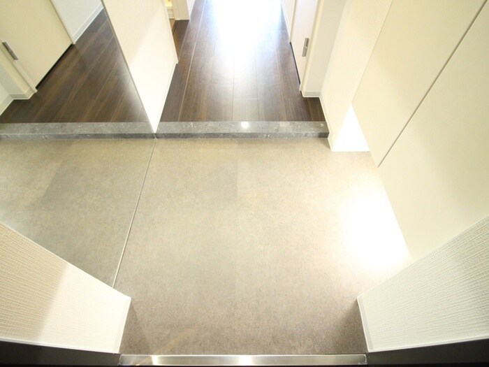 物件内観写真22　(玄関)