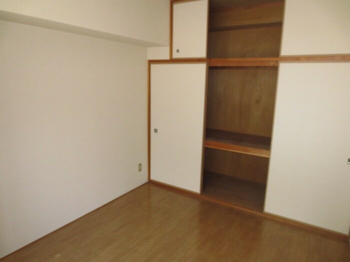 物件内観写真7　(収納)
