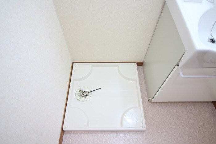 物件内観写真16　(洗濯機置場)