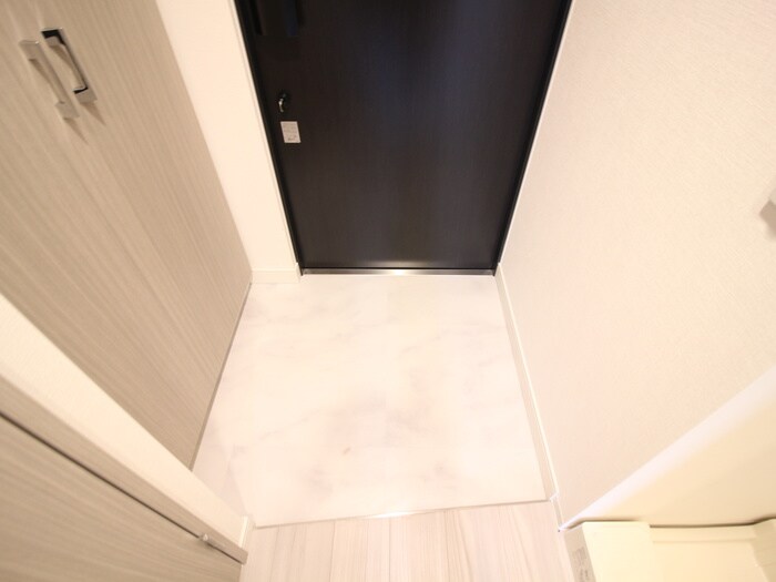 物件内観写真18　(玄関)