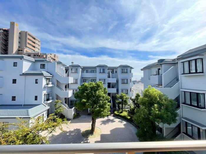 物件内観写真15　(室内からの展望)