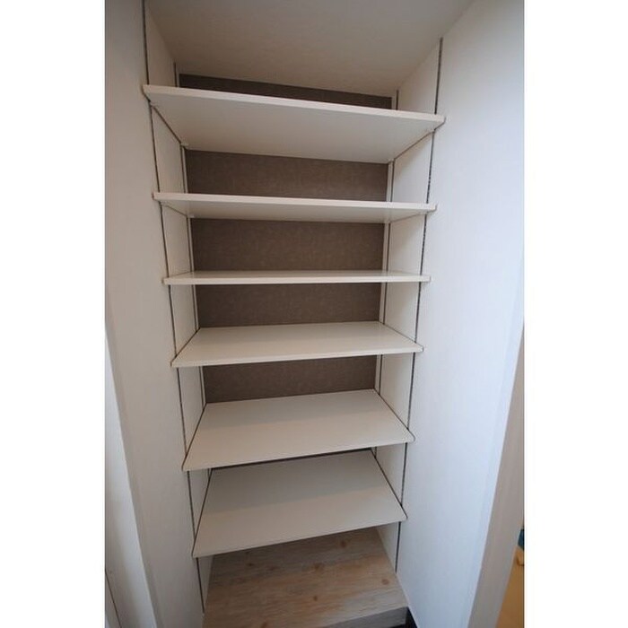 物件内観写真5　(靴箱)