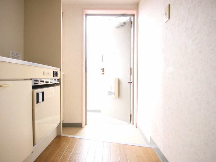 物件内観写真16　(玄関)