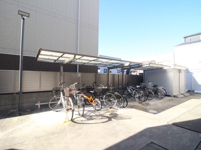 物件外観写真3　(駐輪場)
