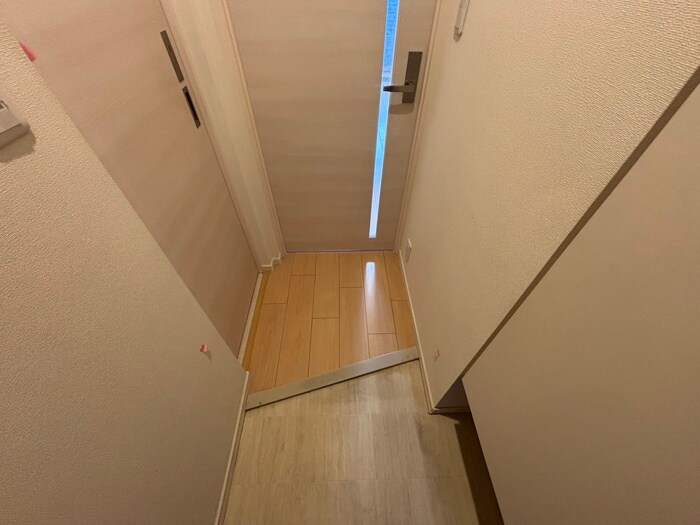 物件内観写真21　(玄関)