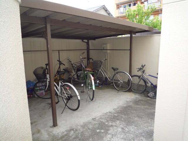 物件外観写真3　(駐輪場)