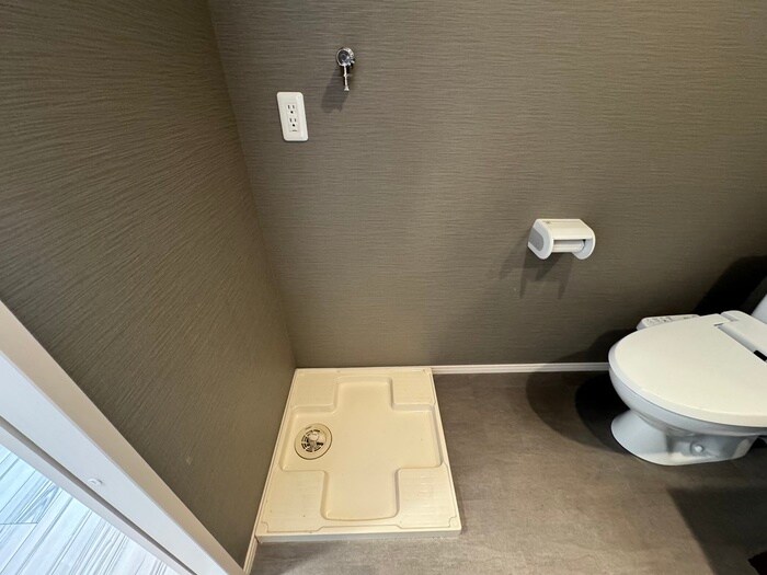 物件内観写真12　(洗濯機置場)