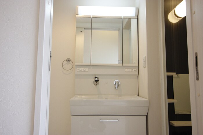 物件内観写真11　(洗面)