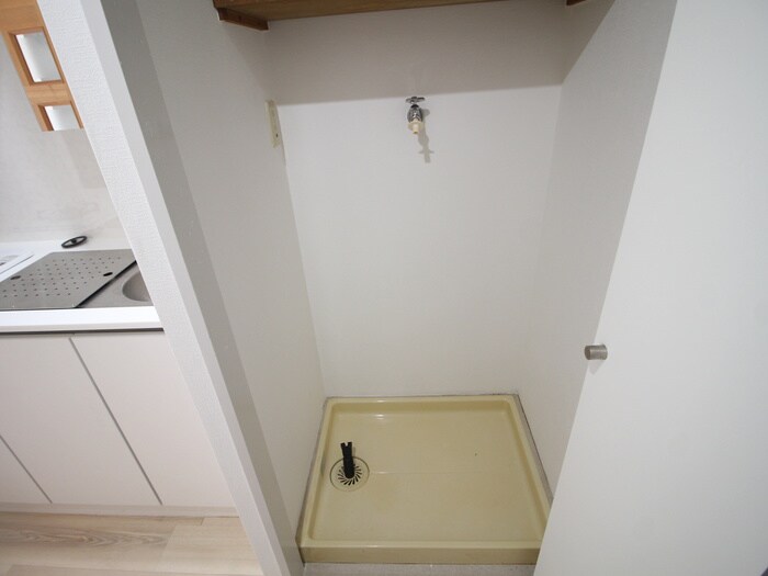 物件内観写真13　(洗濯機置場)