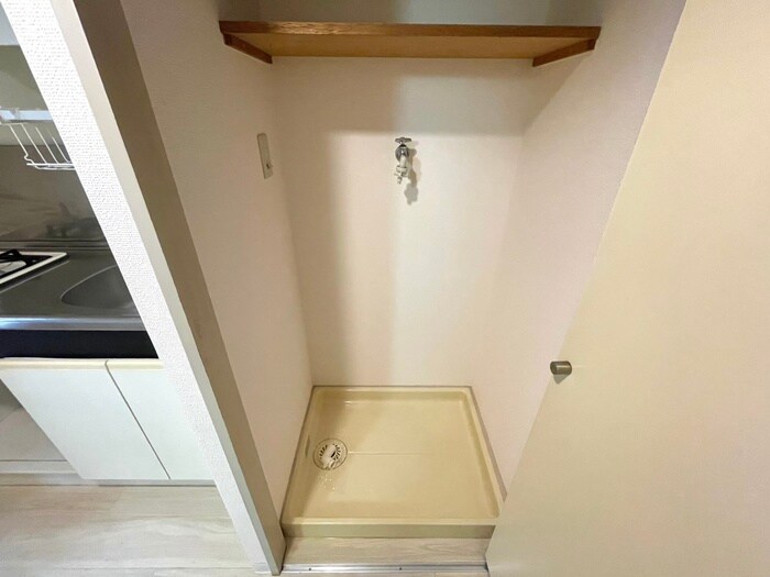 物件内観写真14　(洗濯機置場)