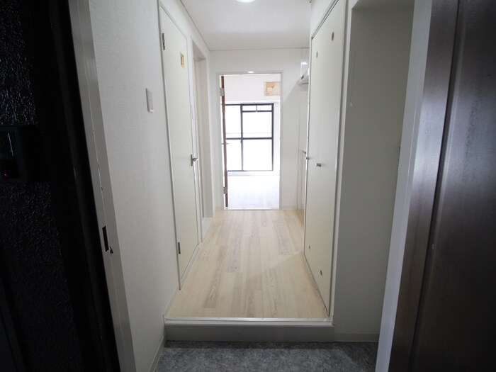 物件内観写真22　(玄関)