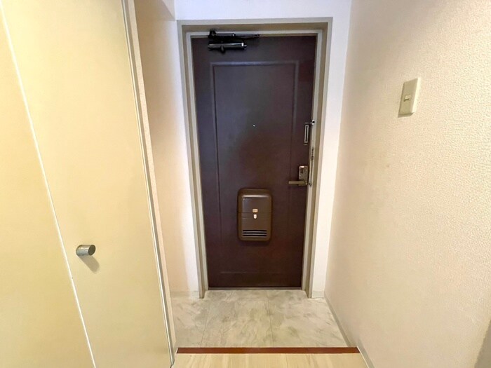 物件内観写真22　(玄関)