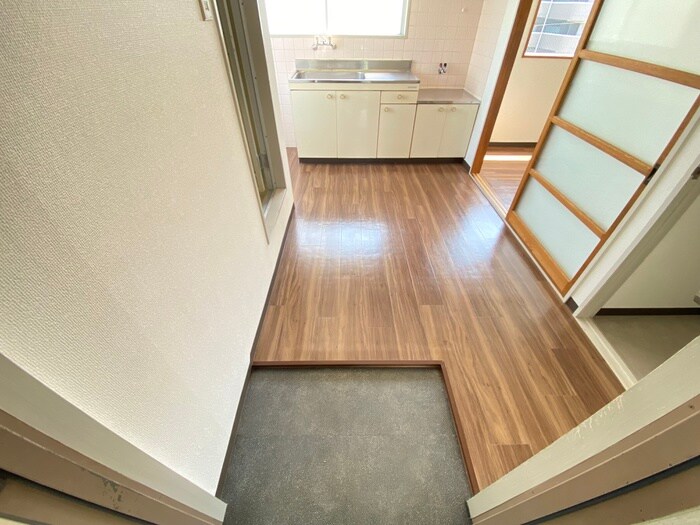 物件内観写真17　(玄関)