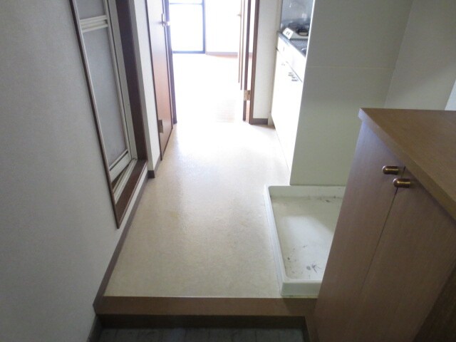 物件内観写真10　(玄関)