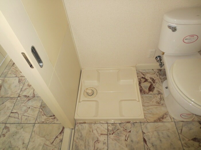 物件内観写真17　(洗濯機置場)