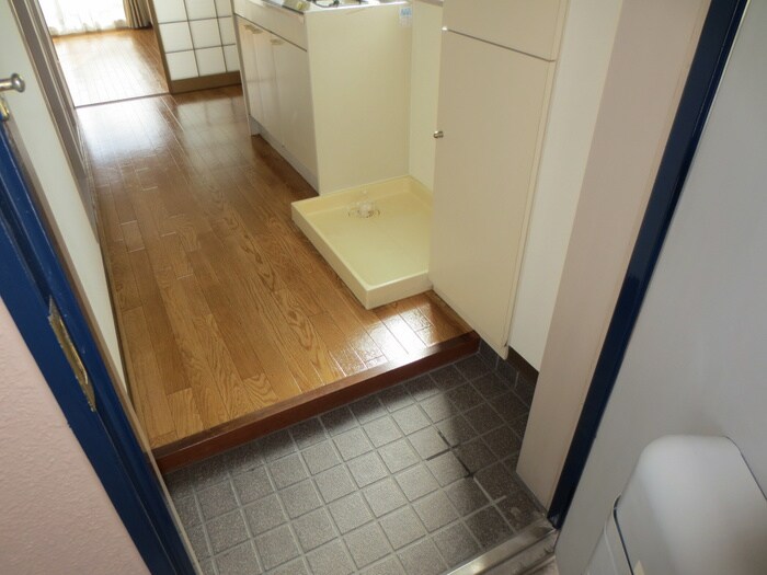 物件内観写真4　(室内からの展望)